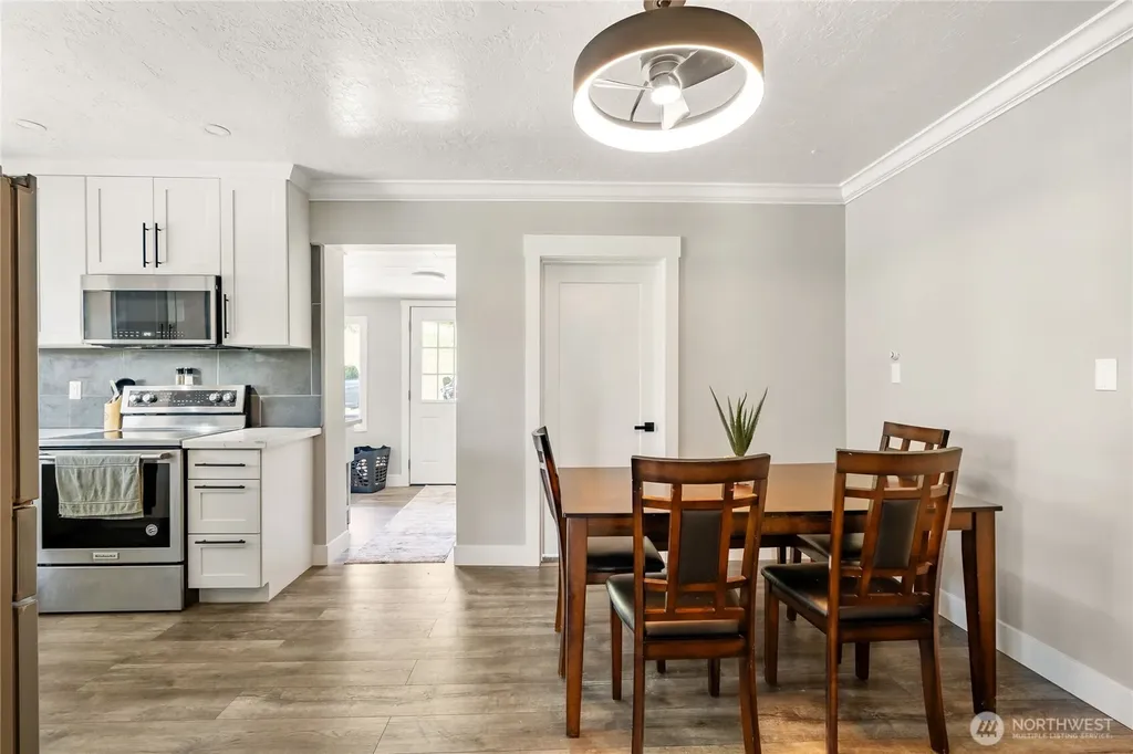 606 N 5th Street Elma WA 98541