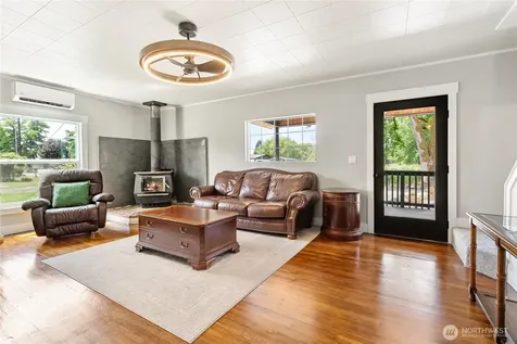606 N 5th Street Elma WA 98541