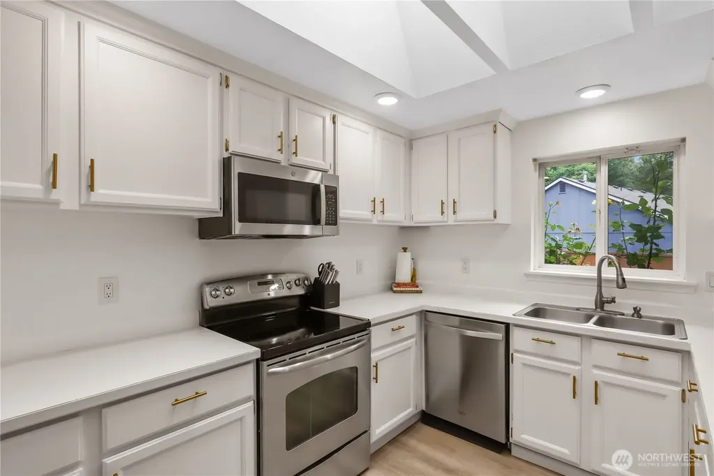 19411 112th Avenue E Graham WA 98338