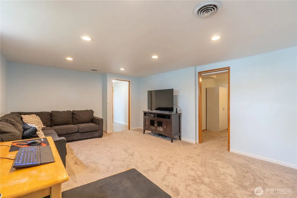 5230 N 10th Street Tacoma WA 98406