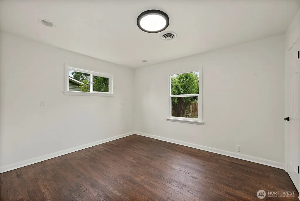 8811 SW Wildwood Avenue Lakewood WA 98498