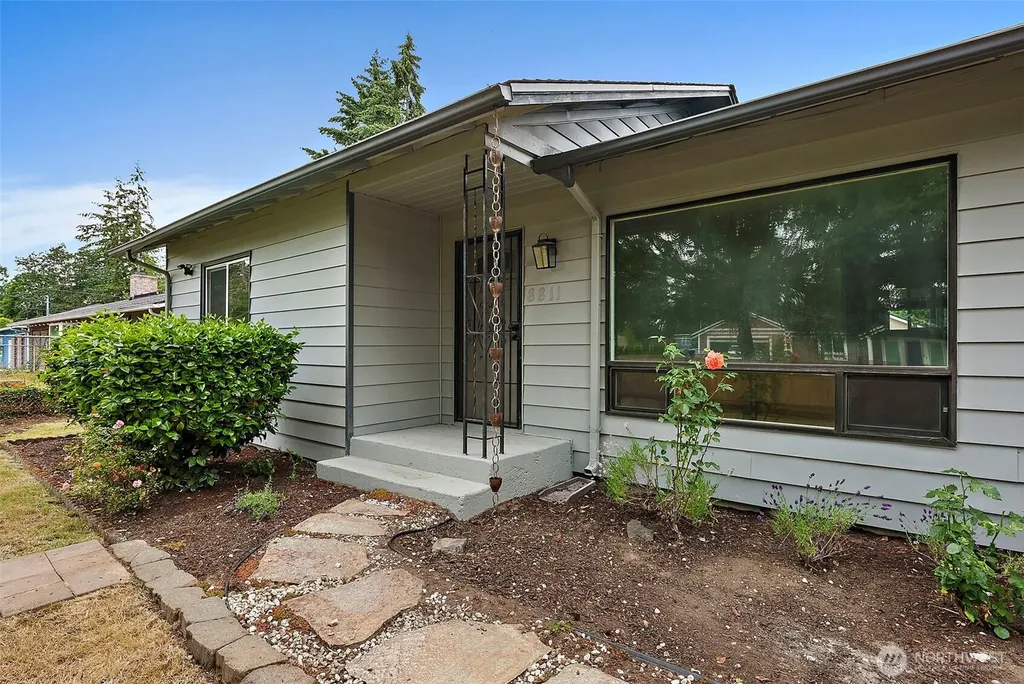 8811 SW Wildwood Avenue Lakewood WA 98498
