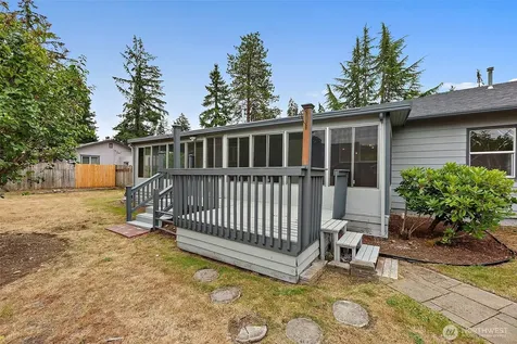 8811 SW Wildwood Avenue Lakewood WA 98498