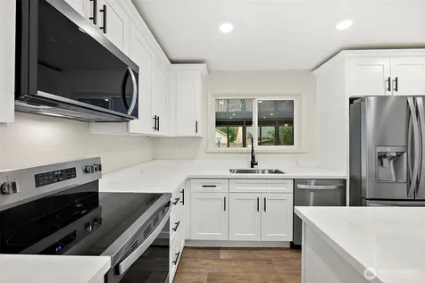 8811 SW Wildwood Avenue Lakewood WA 98498