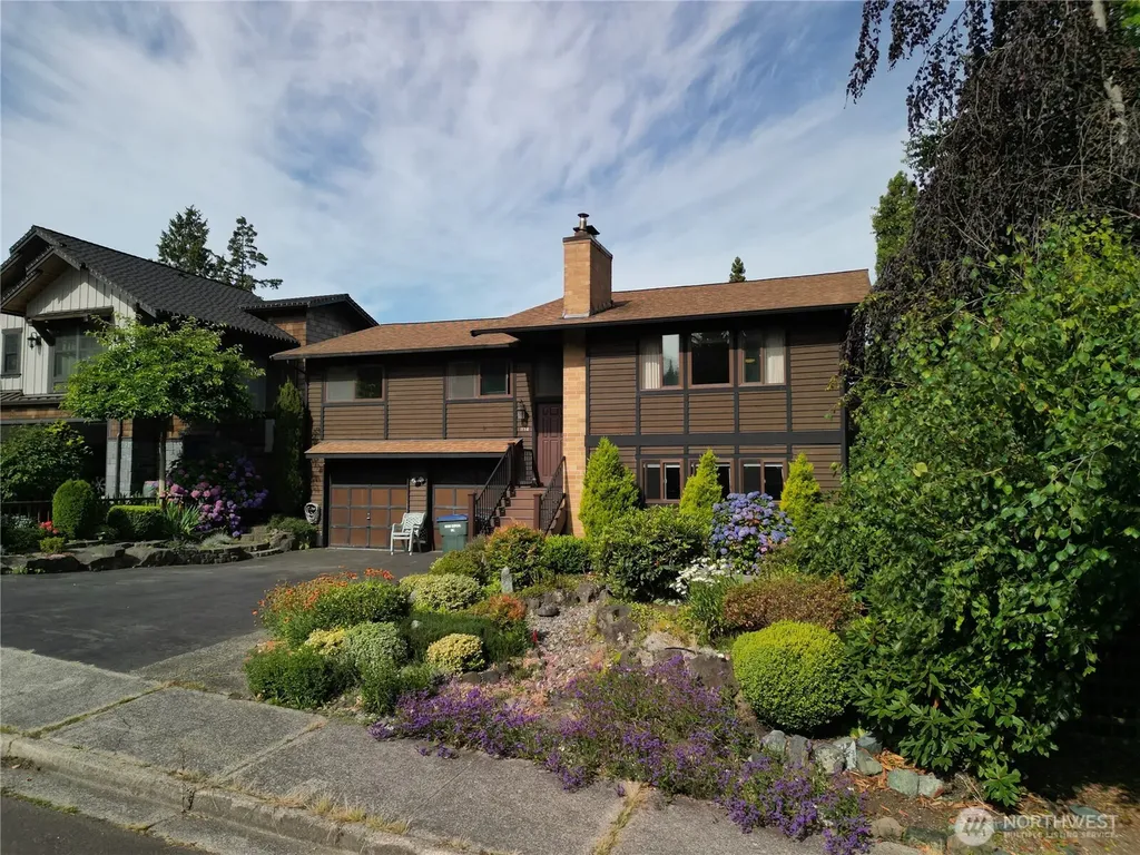 1136 7th Avenue S Edmonds WA 98020