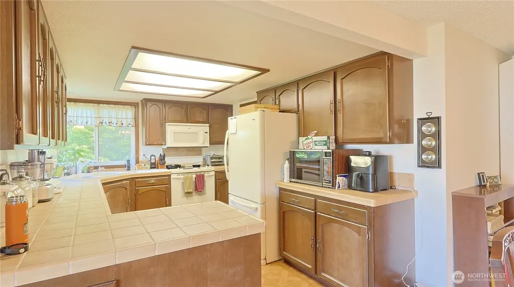 1136 7th Avenue S Edmonds WA 98020
