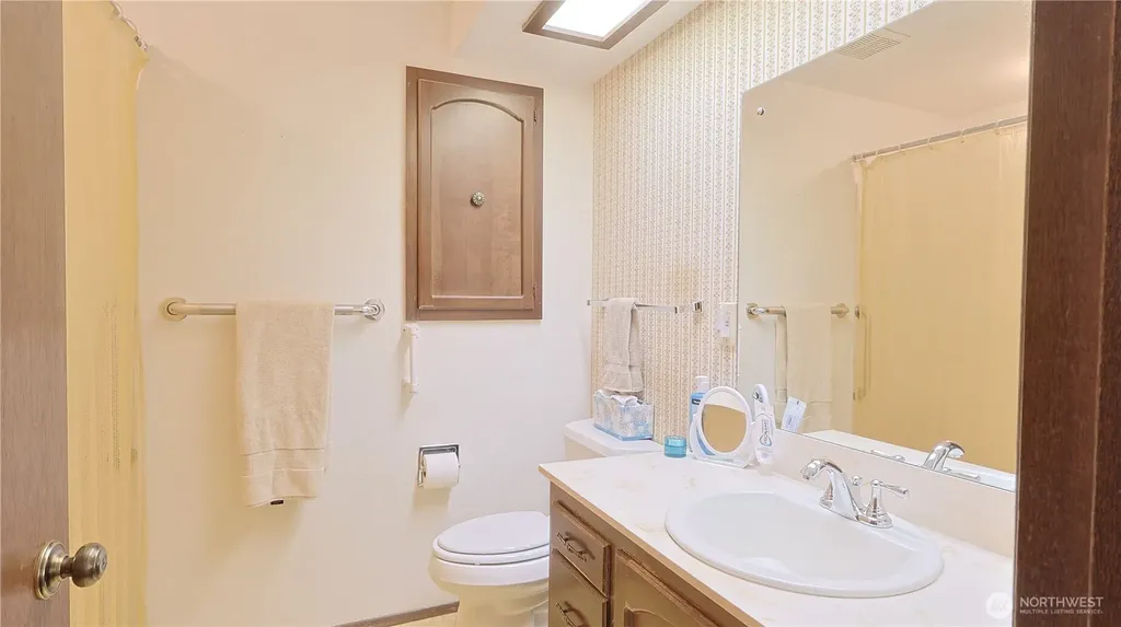 1136 7th Avenue S Edmonds WA 98020