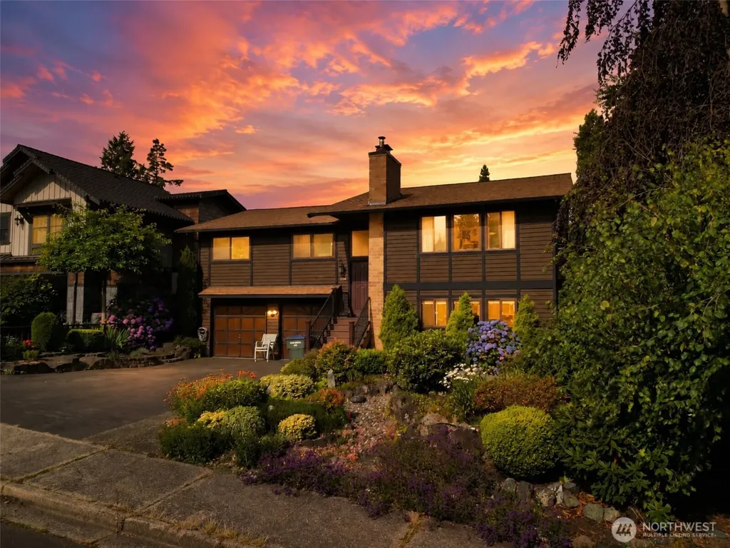 1136 7th Avenue S Edmonds WA 98020