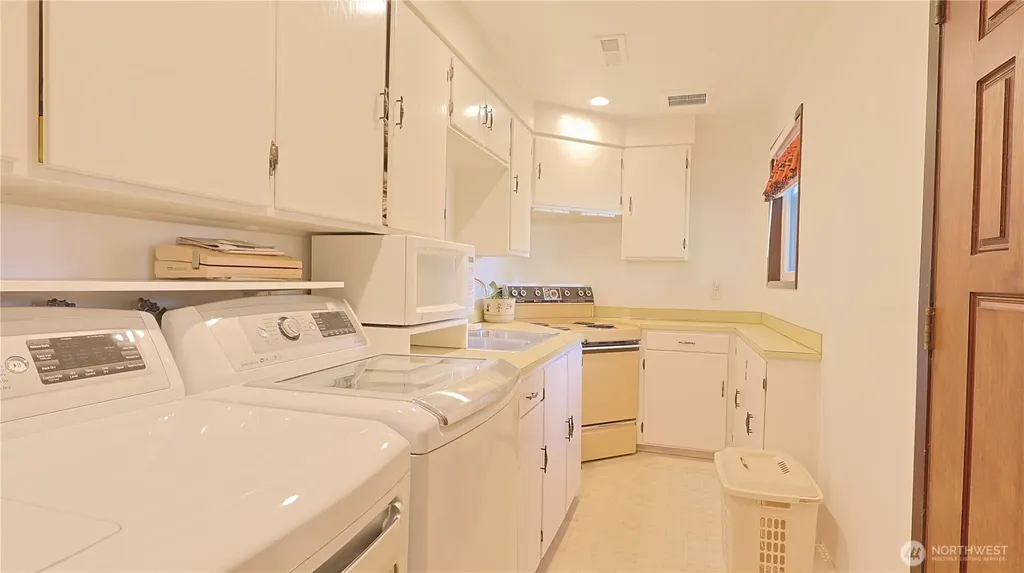 1136 7th Avenue S Edmonds WA 98020