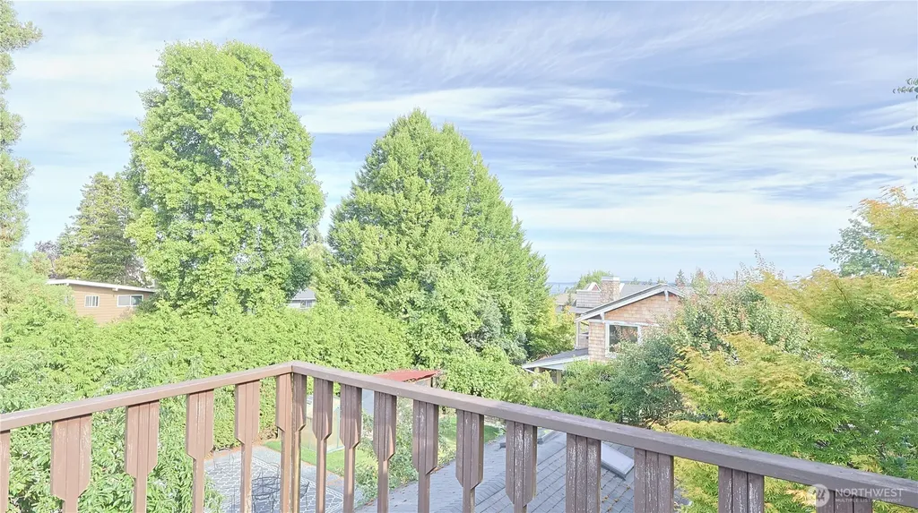 1136 7th Avenue S Edmonds WA 98020