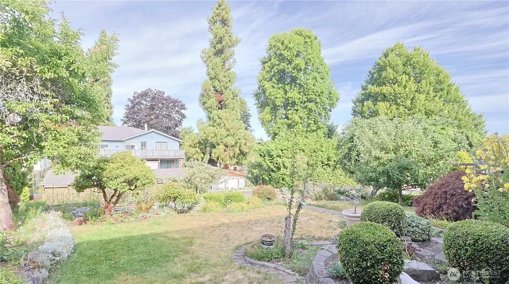 1136 7th Avenue S Edmonds WA 98020