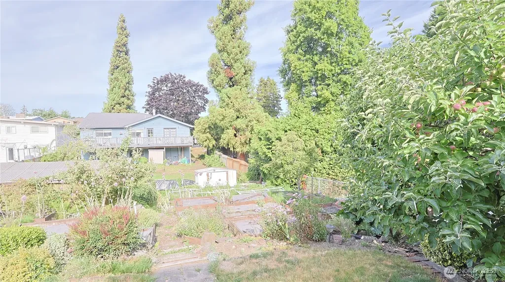 1136 7th Avenue S Edmonds WA 98020