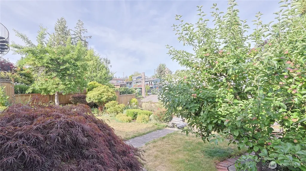 1136 7th Avenue S Edmonds WA 98020