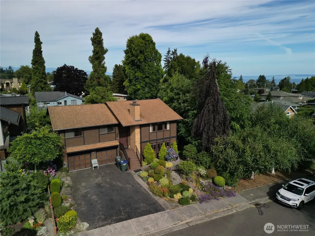 1136 7th Avenue S Edmonds WA 98020