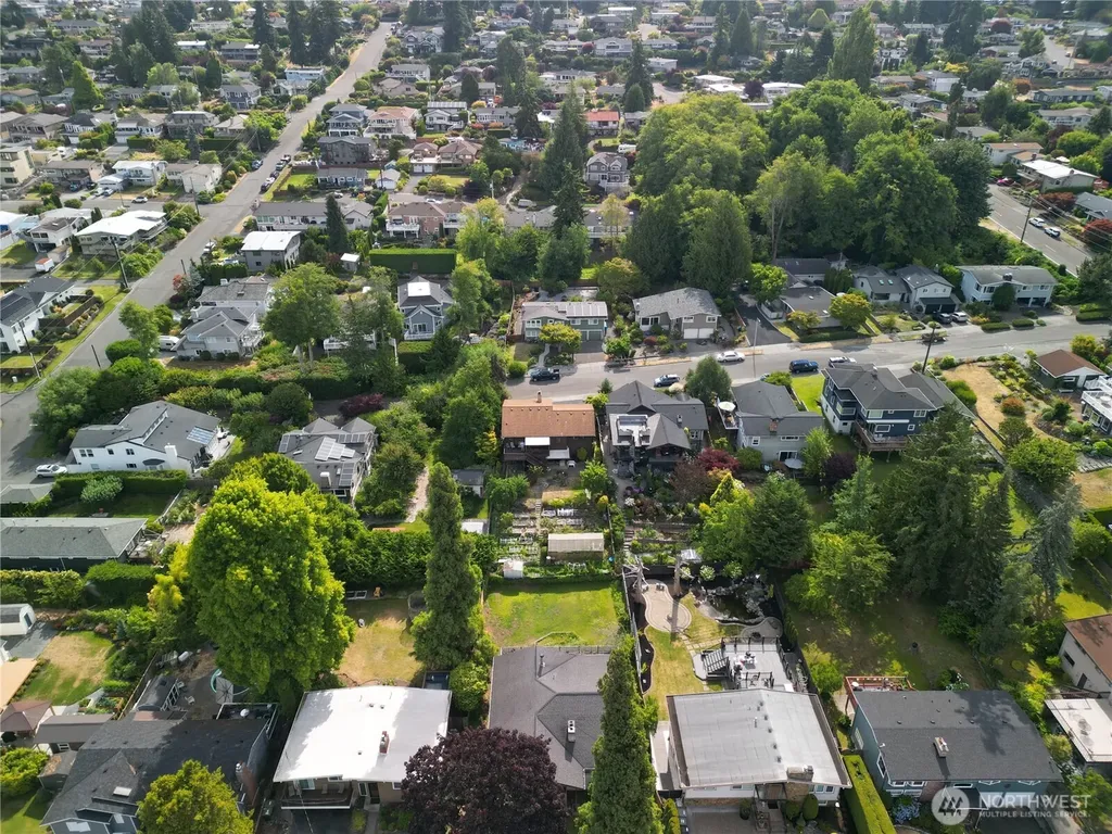 1136 7th Avenue S Edmonds WA 98020