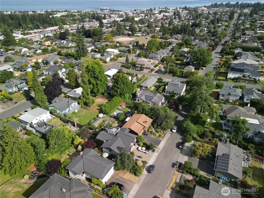 1136 7th Avenue S Edmonds WA 98020