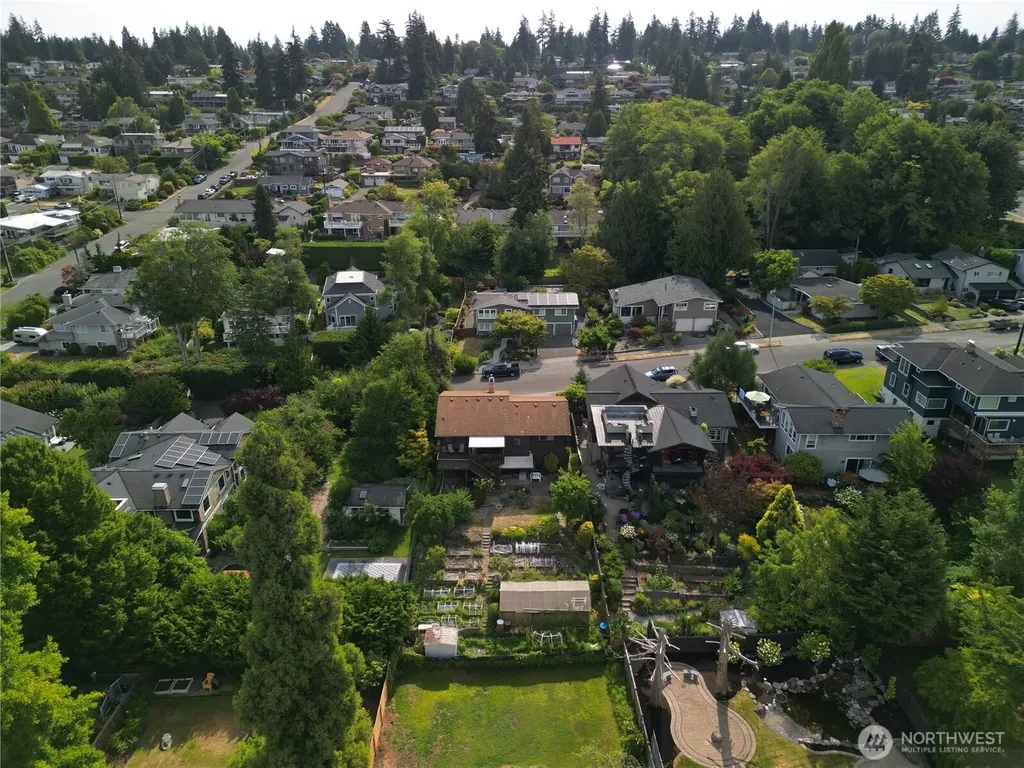 1136 7th Avenue S Edmonds WA 98020