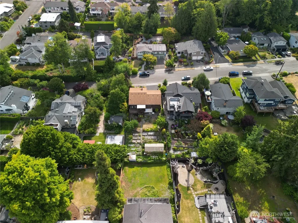 1136 7th Avenue S Edmonds WA 98020