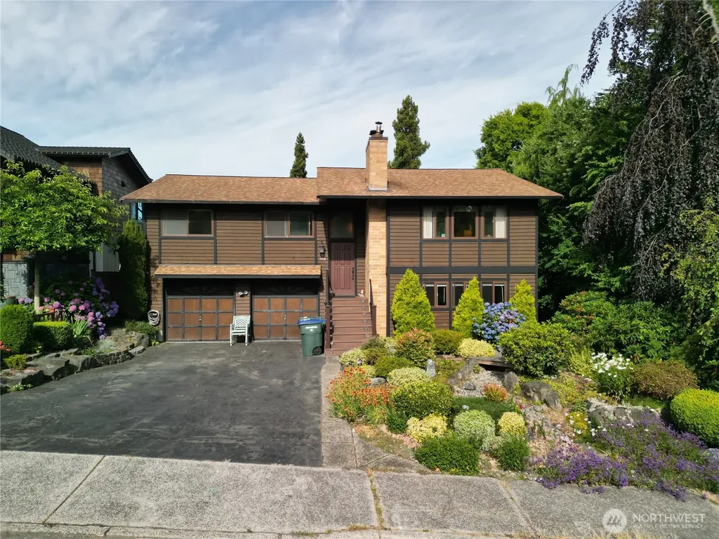 1136 7th Avenue S Edmonds WA 98020