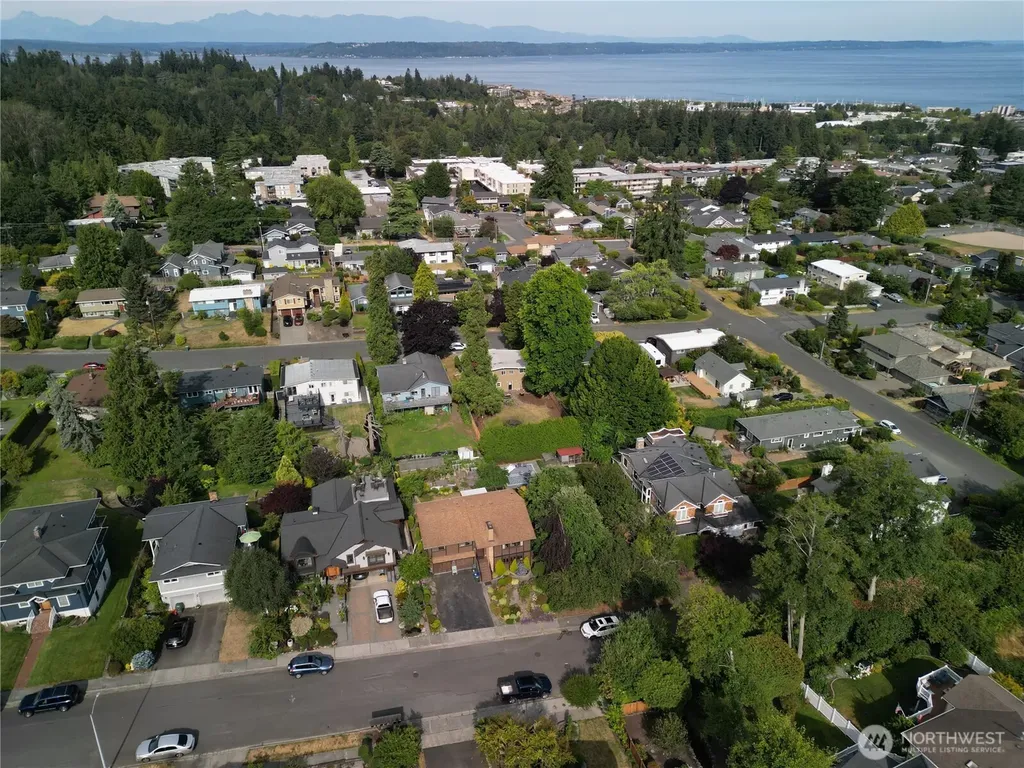 1136 7th Avenue S Edmonds WA 98020