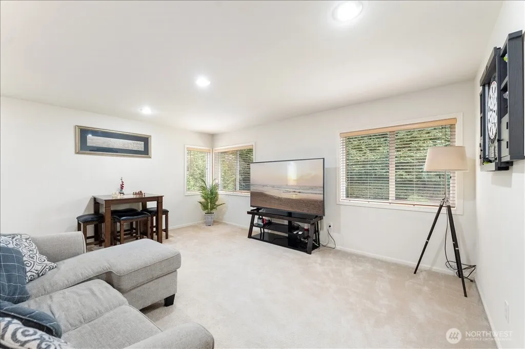 7041 Eagle Lake Drive SE Snoqualmie WA 98065