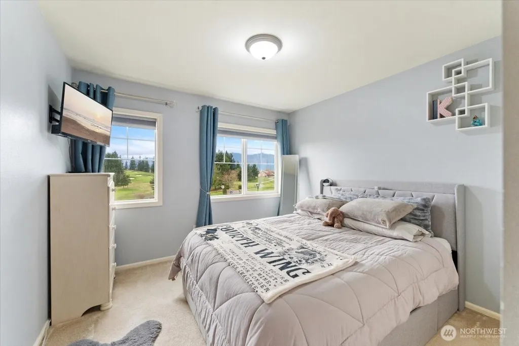 7041 Eagle Lake Drive SE Snoqualmie WA 98065