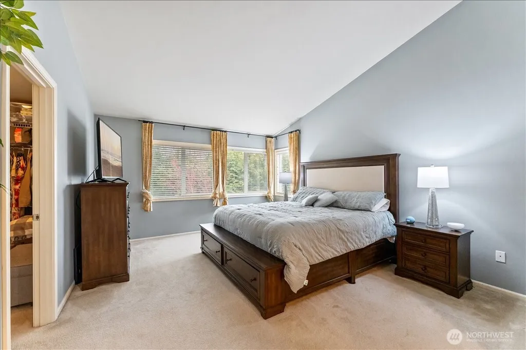 7041 Eagle Lake Drive SE Snoqualmie WA 98065
