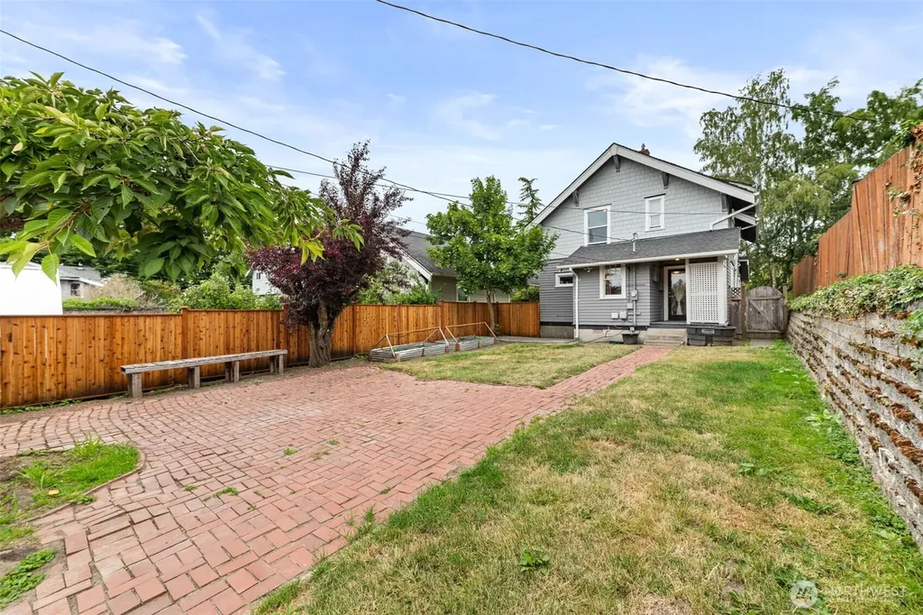 912 N Grant Avenue Tacoma WA 98403