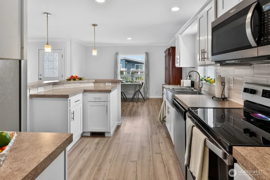 894 N Iris Avenue Sequim WA 98382