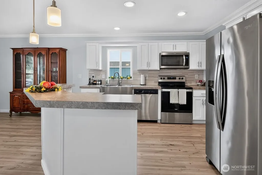 894 N Iris Avenue Sequim WA 98382