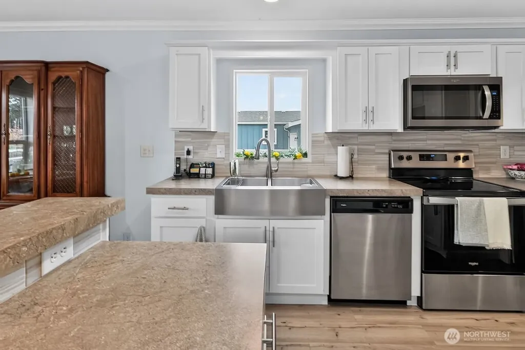 894 N Iris Avenue Sequim WA 98382