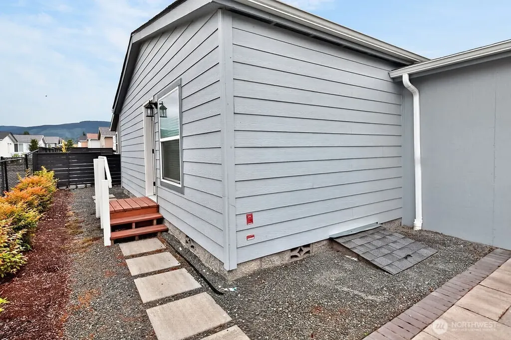 894 N Iris Avenue Sequim WA 98382