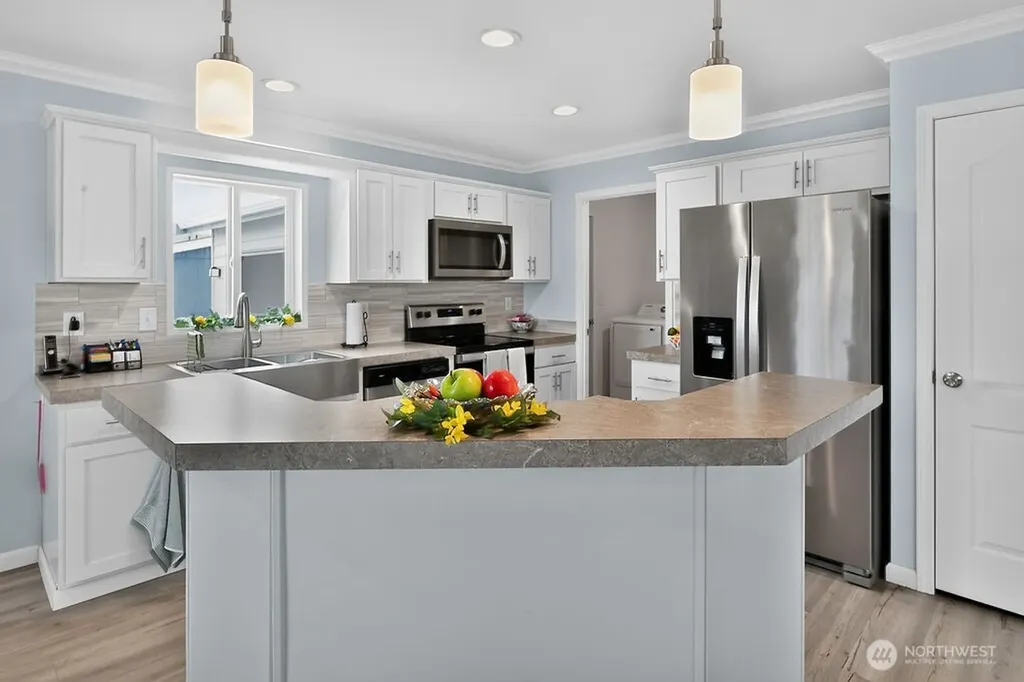 894 N Iris Avenue Sequim WA 98382