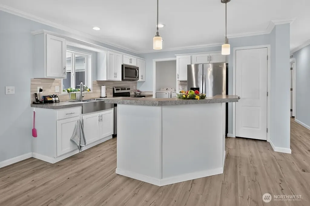 894 N Iris Avenue Sequim WA 98382