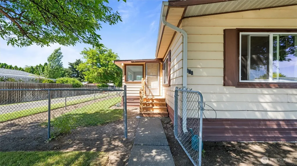 801 NE Dawson Street College Place WA 99324