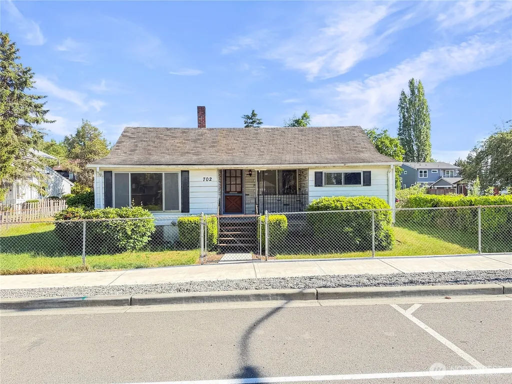702 Martin Street Steilacoom WA 98388