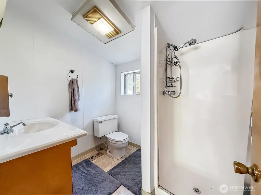 702 Martin Street Steilacoom WA 98388