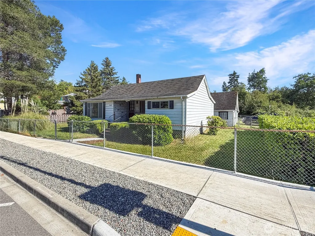 702 Martin Street Steilacoom WA 98388