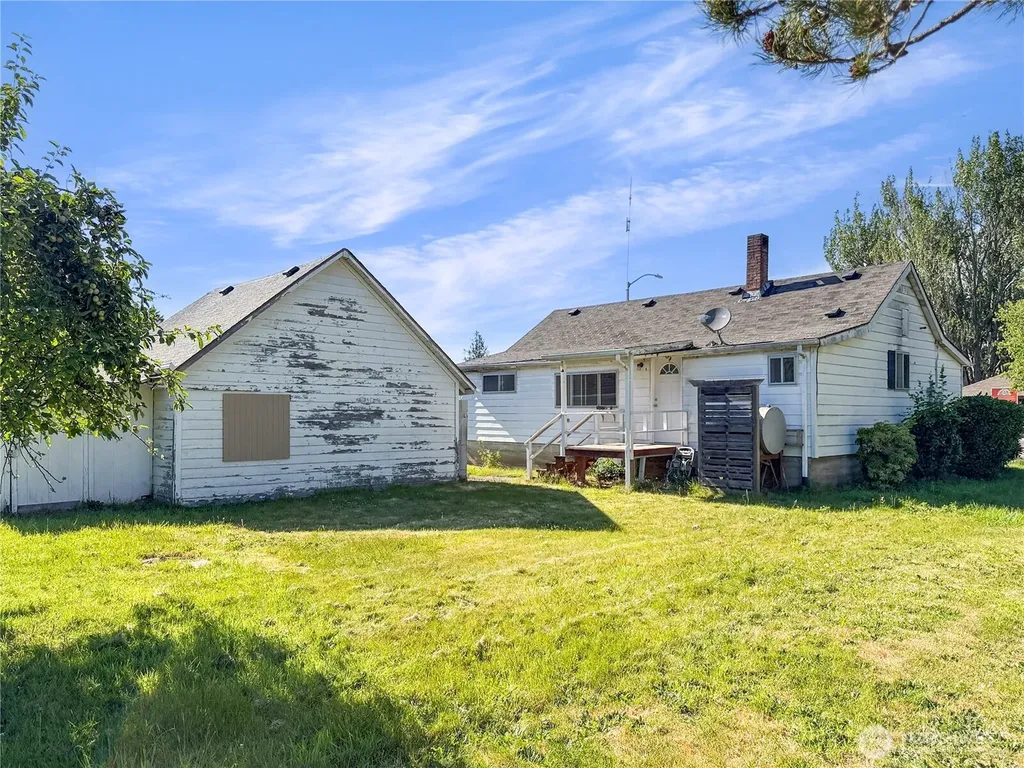 702 Martin Street Steilacoom WA 98388
