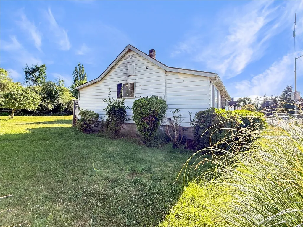 702 Martin Street Steilacoom WA 98388