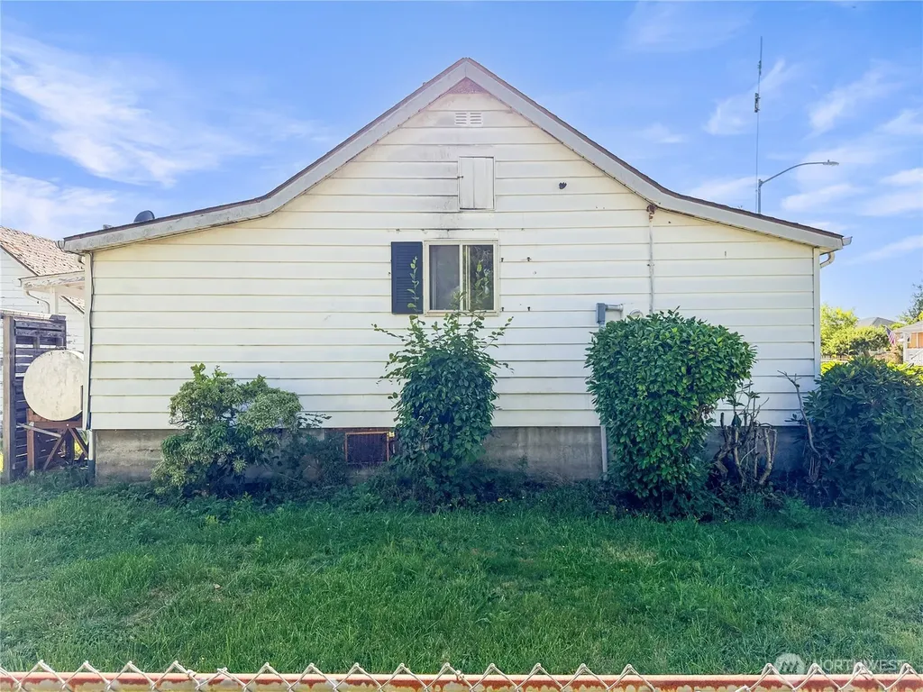 702 Martin Street Steilacoom WA 98388