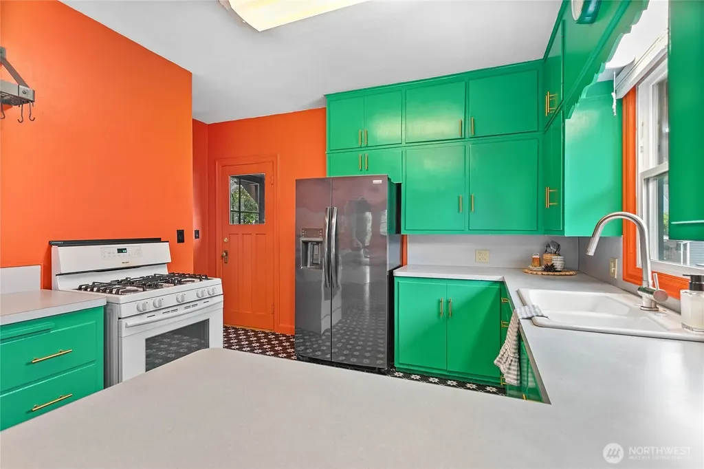 1224 Grant Bellingham WA 98225