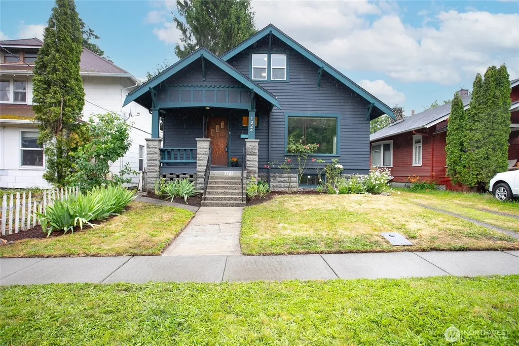 1224 Grant Bellingham WA 98225