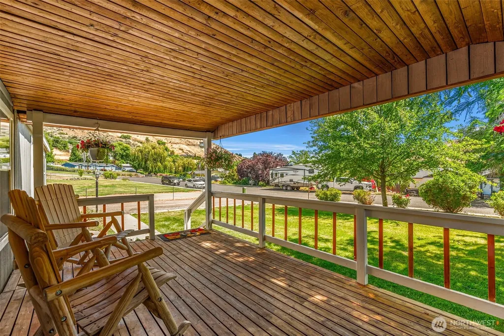 1612 Britini Drive Wenatchee WA 98801