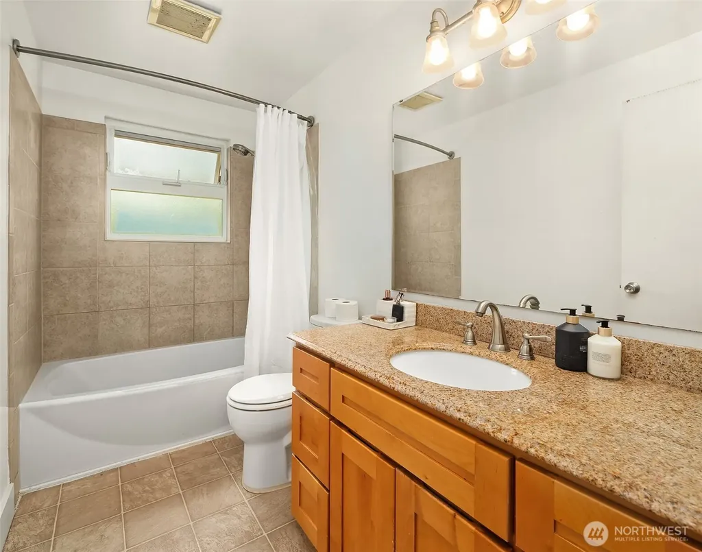 21010 22nd Avenue W Lynnwood WA 98036