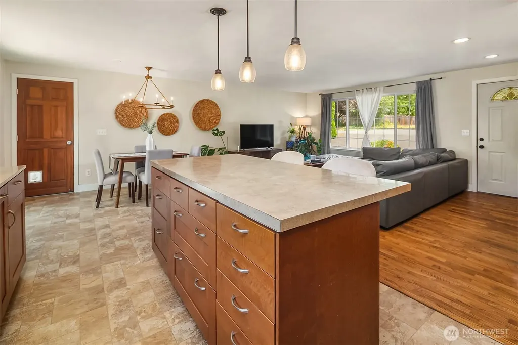 21010 22nd Avenue W Lynnwood WA 98036