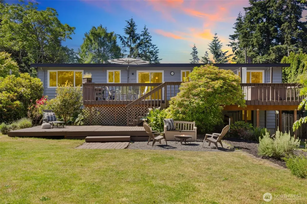 8707 Maple Lane Edmonds WA 98026