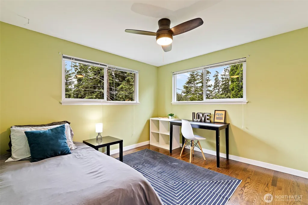 8707 Maple Lane Edmonds WA 98026