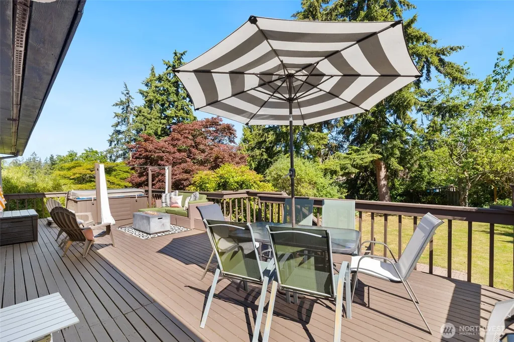 8707 Maple Lane Edmonds WA 98026