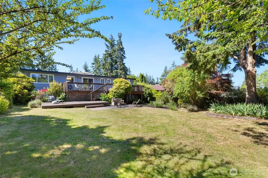 8707 Maple Lane Edmonds WA 98026